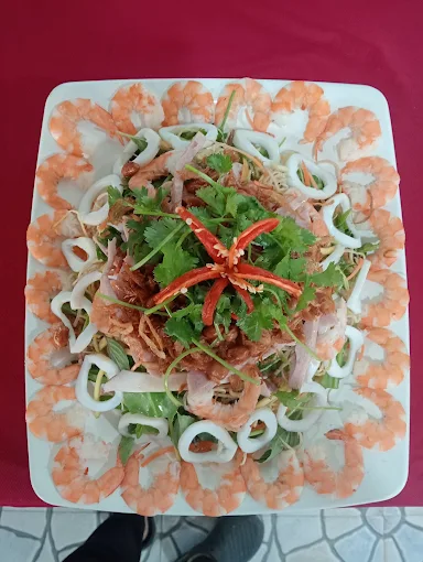 Gỏi tôm mực