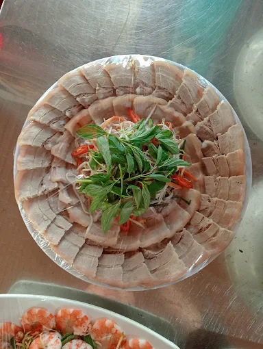 Ba chỉ heo luộc cuốn